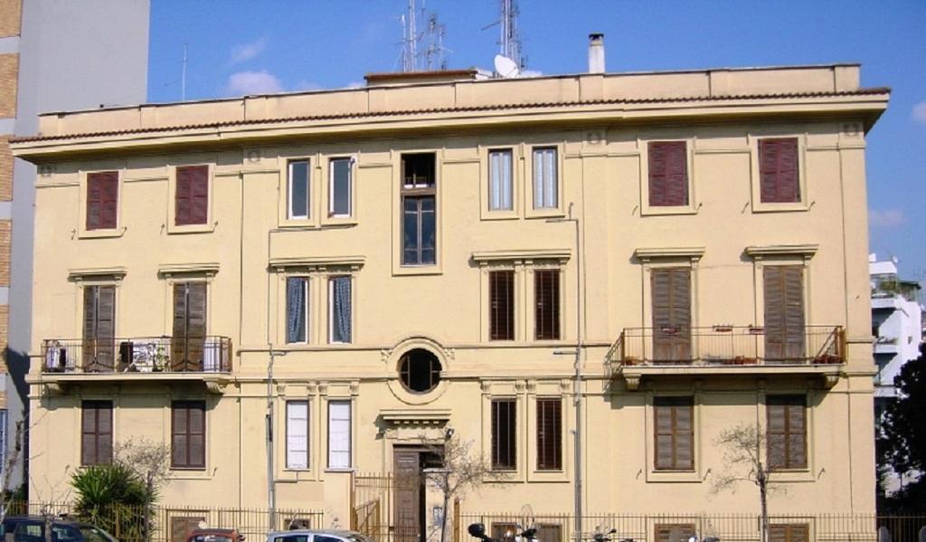 Vatican Complex Apartment *
